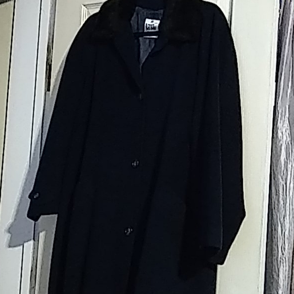 Trench coat from Paris - Picture 2 of 2